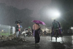 কিছু সময়ের রোদ, এরপরই ফের ভারী বৃষ্টির পূর্বাভাস সিলেটে কিছু সময়ের রোদ, এরপরই ফের ভারী বৃষ্টির পূর্বাভাস সিলেটে