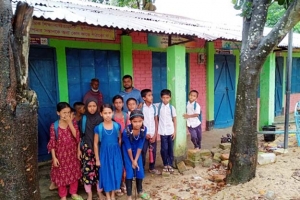 তাহিরপুরে বিদ্যালয়ে তালা দিয়ে চলে যান শিক্ষকরা