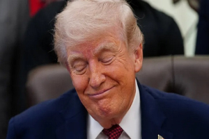 ইরানে যুদ্ধবিরতির মেয়াদ বাড়লেও অবরোধ বহাল থাকবে : ট্রাম্প