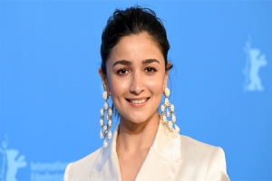 নামে পরিবর্তন আনলেন আলিয়া