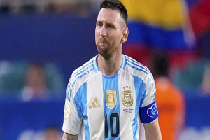 বাবার ছায়া হারিয়ে শৈশবের শহরে মেসি