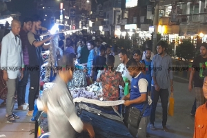 সিলেটে শেষ মুহূর্তে জমে উঠেছে পূজার বাজার