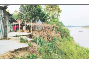 সুরমার ভাঙনের তীব্র ছোবল, বর্ষার পানিতে তলিয়ে যেতে পারে অনেকের ঘরবাড়ি