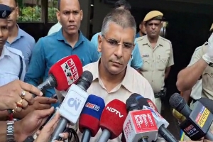 এমপি আনারের লাশ কেটে লাগেজে ভরে বাইরে নেন ৩ জন