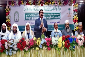 অন্ধকারাচ্ছন্ন পৃথিবীকে আলোকিত করতে কোরআন এসেছে : বিভাগীয় কমিশনার