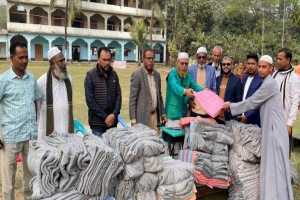গোয়াইনঘাটে মাদ্রাসা শিক্ষার্থীদের মাঝে শীত বস্ত্র বিতরণ
