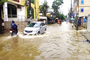 ফের জলাবদ্ধতার কবলে নগরী