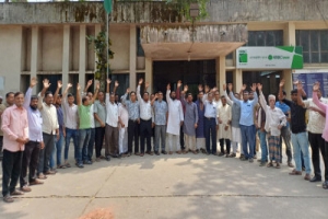 শ্রীমঙ্গলে সাব-রেজিস্ট্রারের বিরুদ্ধে দুর্নীতির অভিযোগ, দলিল লেখকদের কর্মবিরতি