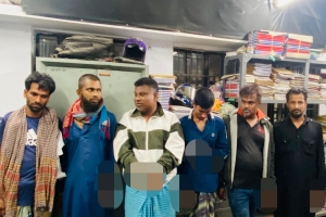 ক্বীন ব্রীজের নিচ থেকে মানিক সহ ৬ জুয়াড়ি আটক 