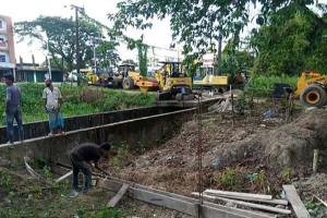 নগরির পাঠানপাড়ায় সরকারি ভূমি দখল অপচেষ্টা, অবশেষে টনক নড়েছে সওজ কর্তৃপক্ষের নগরির পাঠানপাড়ায় সরকারি ভূমি দখল অপচেষ্টা, অবশেষে টনক নড়েছে সওজ কর্তৃপক্ষের