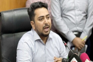 উপদেষ্টা থেকে নাহিদের পদত্যাগ