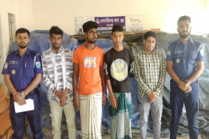 ওসমানীনগরে ২৮০ বস্তা ভারতীয় অবৈধ চিনি জব্দ, আটক ৪