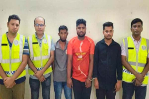 কমলগঞ্জে পাঁচ দিন আটকে রেখে স্কুলছাত্রীকে ধর্ষণের অভিযোগ, গ্রেপ্তার ৩ কমলগঞ্জে পাঁচ দিন আটকে রেখে স্কুলছাত্রীকে ধর্ষণের অভিযোগ, গ্রেপ্তার ৩