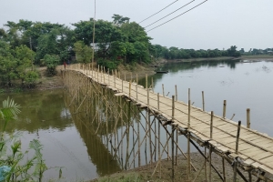 দোয়ারাবাজারের সেতুর অভাবে ভোগান্তিতে ৪ গ্রামের মানুষ