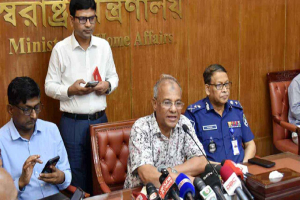 অগ্নিকাণ্ড নাশকতা কি না তদন্তের পর বলা যাবে: স্বরাষ্ট্র উপদেষ্টা