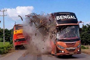 ওসমানীনগরে দুই বাসের মুখোমুখি সংঘর্ষ: চালকদের বিরুদ্ধে মামলা ওসমানীনগরে দুই বাসের মুখোমুখি সংঘর্ষ: চালকদের বিরুদ্ধে মামলা