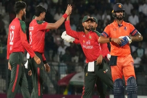 ৯ নম্বর ব্যাটারের কল্যাণে নেদাল্যান্ডসের ১০৩