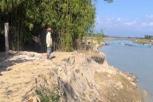সুনামগঞ্জে ভয়াবহ আকার ধারণ করেছে নদীভাঙন