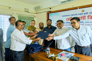 জুড়ীতে এমপি মিঠুর অর্থায়নে ৬০০ নারী শ্রমিক পেলেন রেইনকোট জুড়ীতে এমপি মিঠুর অর্থায়নে ৬০০ নারী শ্রমিক পেলেন রেইনকোট