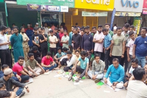 হবিগঞ্জে বেড়েছে চুরি : সড়ক অবরোধ করে ব্যবসায়ীদের বিক্ষোভ