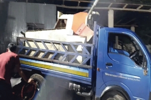২১ লাখের সরকারি মেশিন ২ লাখে ভাঙারি দোকানে
